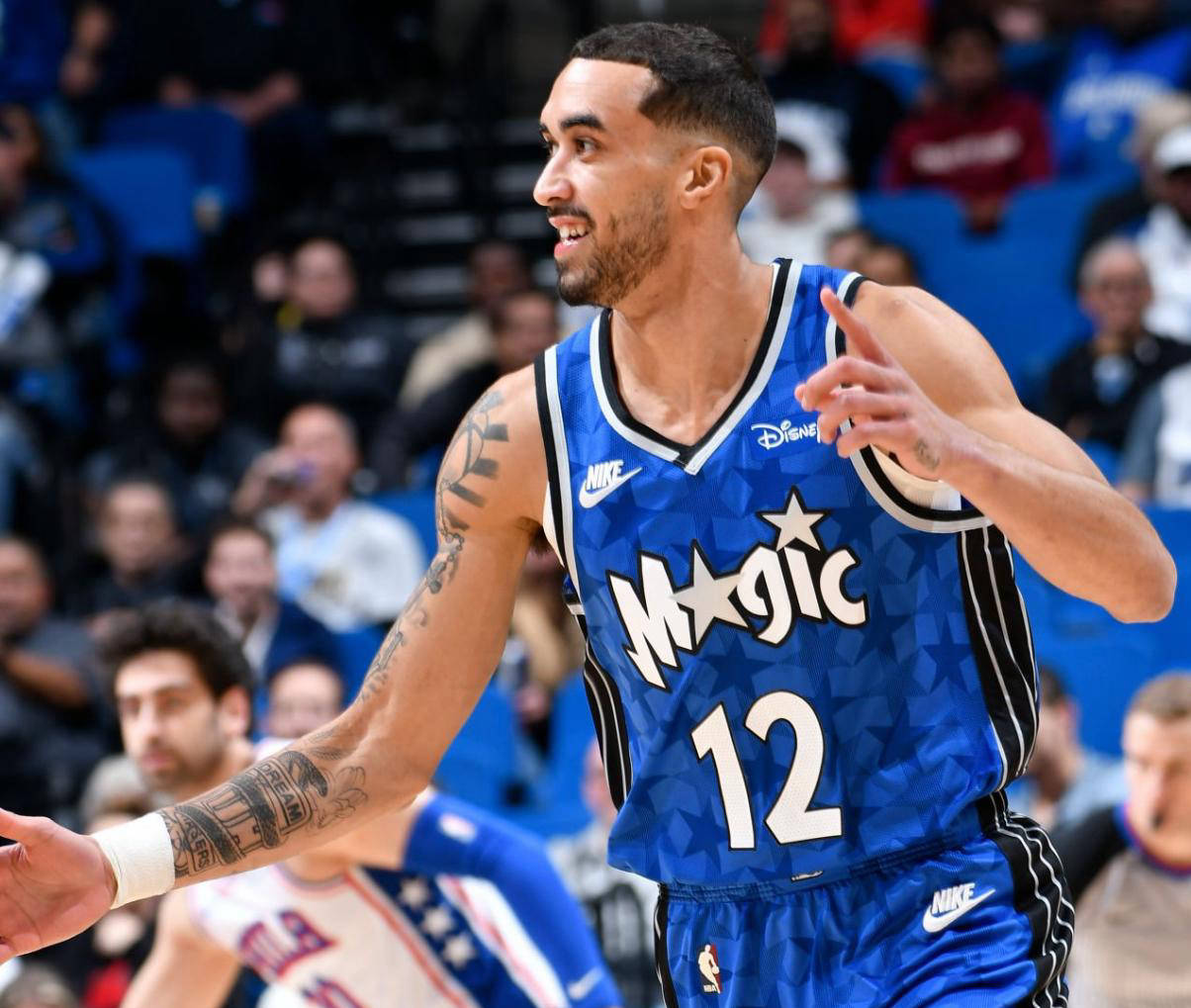 贝博网址 -包含广东宏远迎NBA总决赛关键赛；赛前复出首秀；引发热议；纪律约束更严格的词条