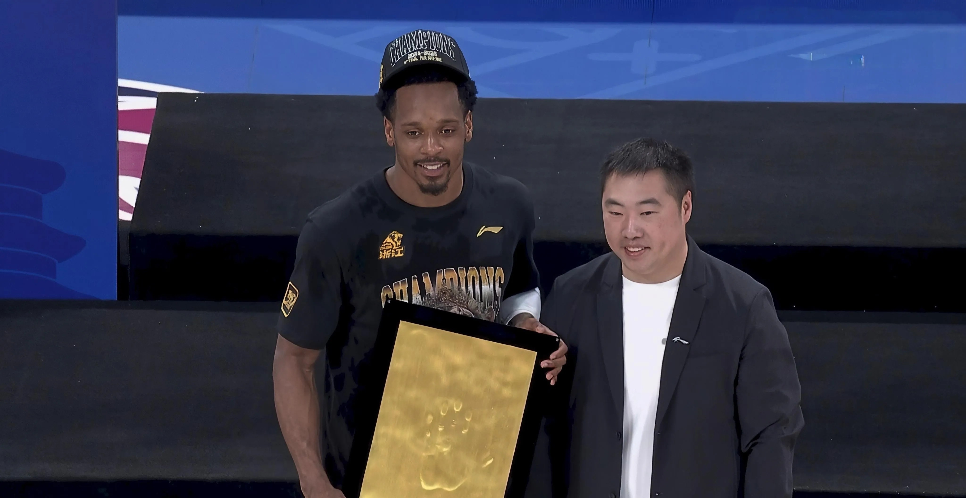 贝博登录入口 -关于广厦男篮训练开放日，今夜战术微调引欢呼，NBA总决赛在即，赛季目标并未改变的信息