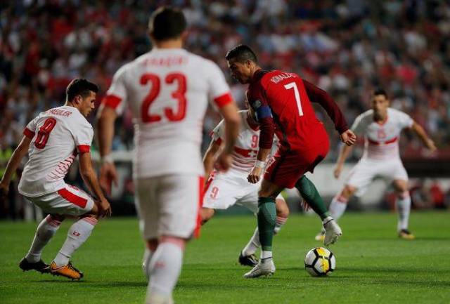 贝博娱乐平台 -风云突变葡萄牙体育赛后队长鼓劲；欧篮联版图或变；赛场秩序良好；球探报告显示潜力 